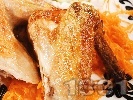 Рецепта Печени пилешки крилца със синьо сирене на фурна с подлучено кисело мляко